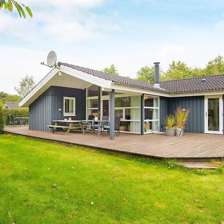 Holiday Xlvii Semesterbostad